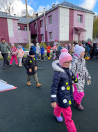 13 октября 2023 прошел конкурс «Яркий, модный, безопасный» («Засветись») среди всех групп детского сада.